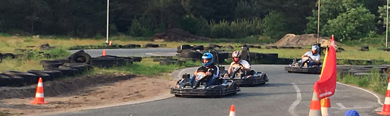 Die 2. Herren bereitete sich mit Gokart-Rennen und Mannschaftsessen vor